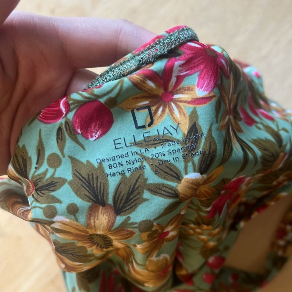ELLE JAY Stunning Floral Halter Tie One Piece Swimsuit Small - Picture 3 of 3